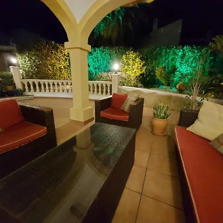 Cassandra - Beautiful Private With Heated Pool Included Villa