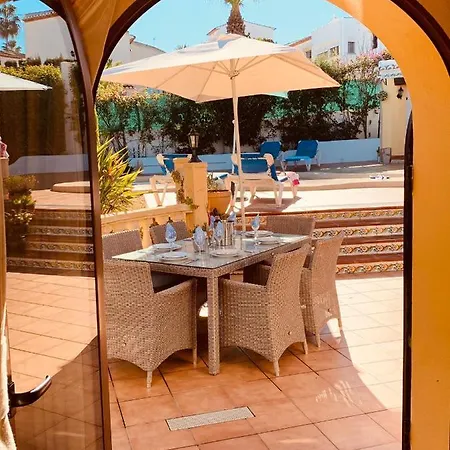 Cassandra - Beautiful Private With Heated Pool Included