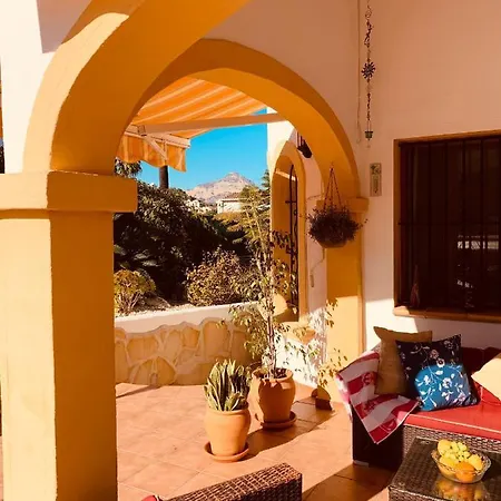 Cassandra - Beautiful Private With Heated Pool Included Villa *